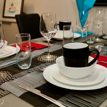 Aqua Dreams - Serviced Luxury Modern Belfast City Centre 2 Bed Apartment Dış mekan fotoğraf