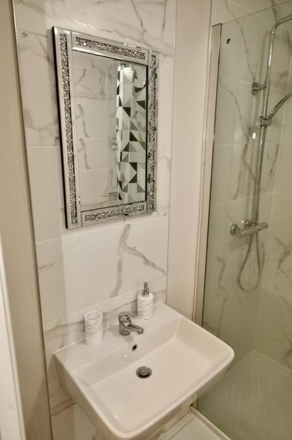 Aqua Dreams - Serviced Luxury Modern Belfast City Centre 2 Bed Apartment Dış mekan fotoğraf