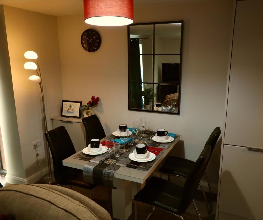 Aqua Dreams - Serviced Luxury Modern Belfast City Centre 2 Bed Apartment Dış mekan fotoğraf